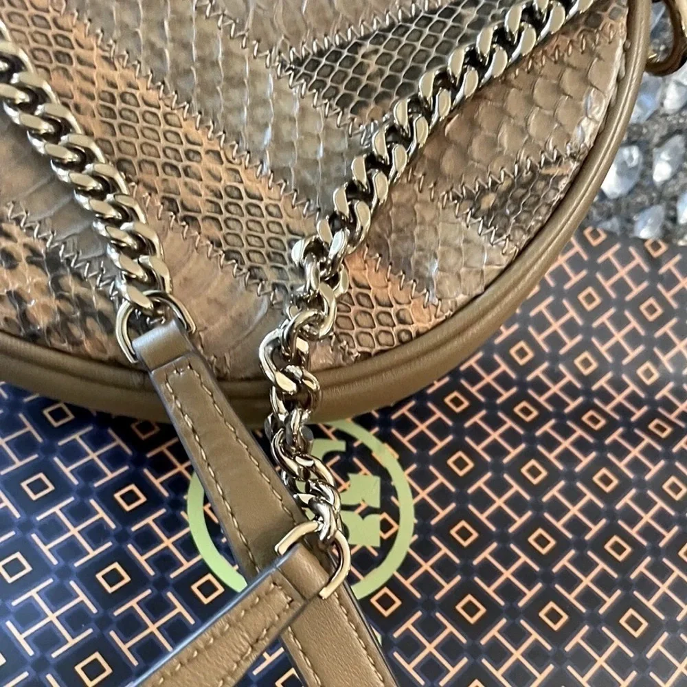 EUC Tory Burch Authentic Crossbody Bag At Awesome Prices To Buy Now & Save